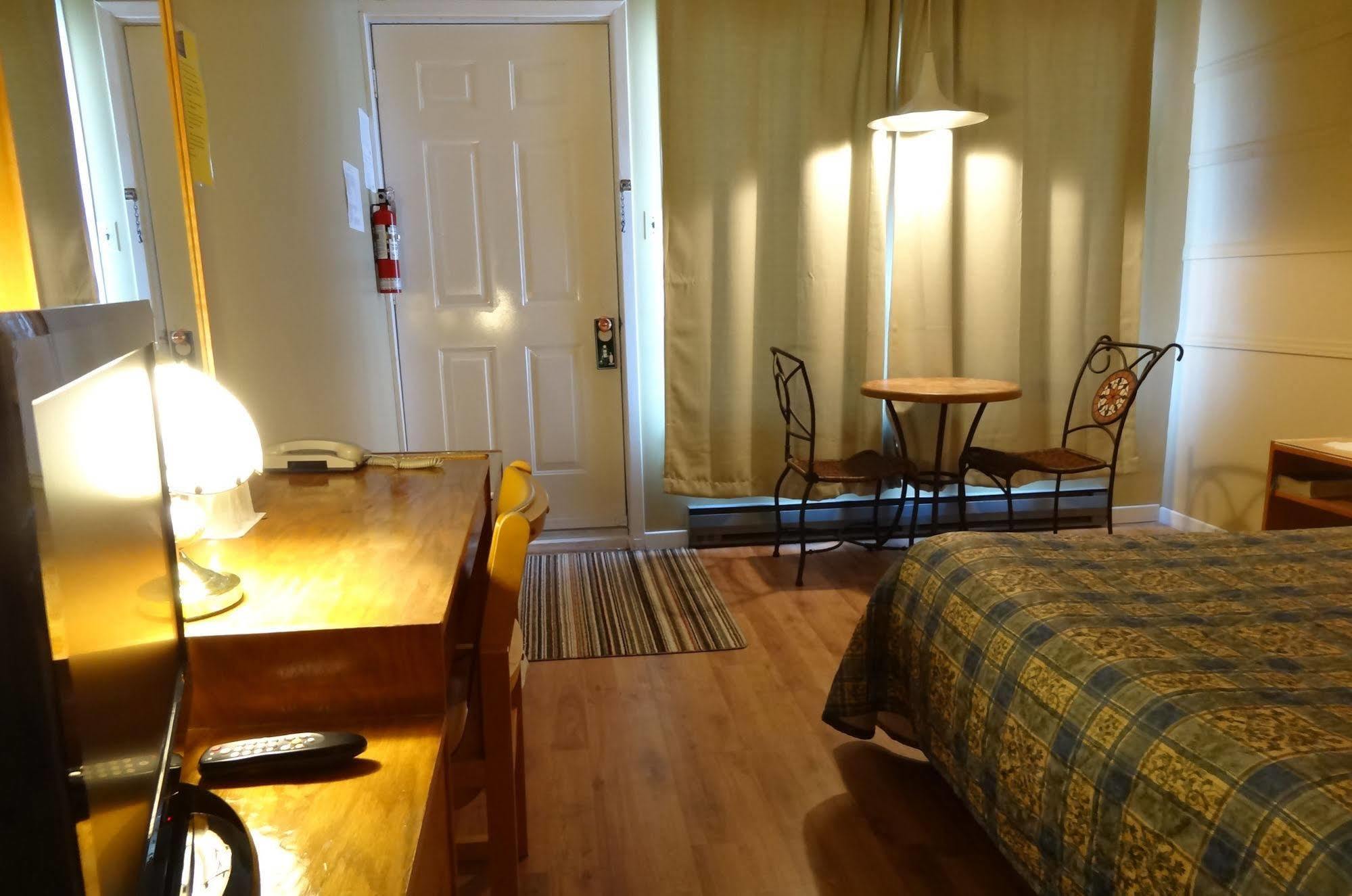 Motel Lyse Римуски Экстерьер фото
